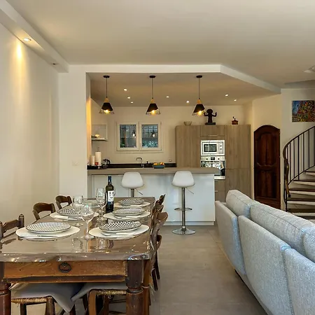 فيلة La Corne Dor - Spacious 2-level With Air Conditioning, Terrace And Pool